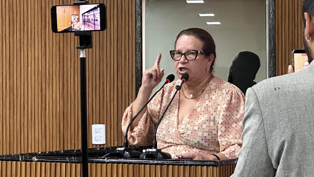 ELLIS REGINA: Vereadora defende servidores e critica endividamento municipal em PVH