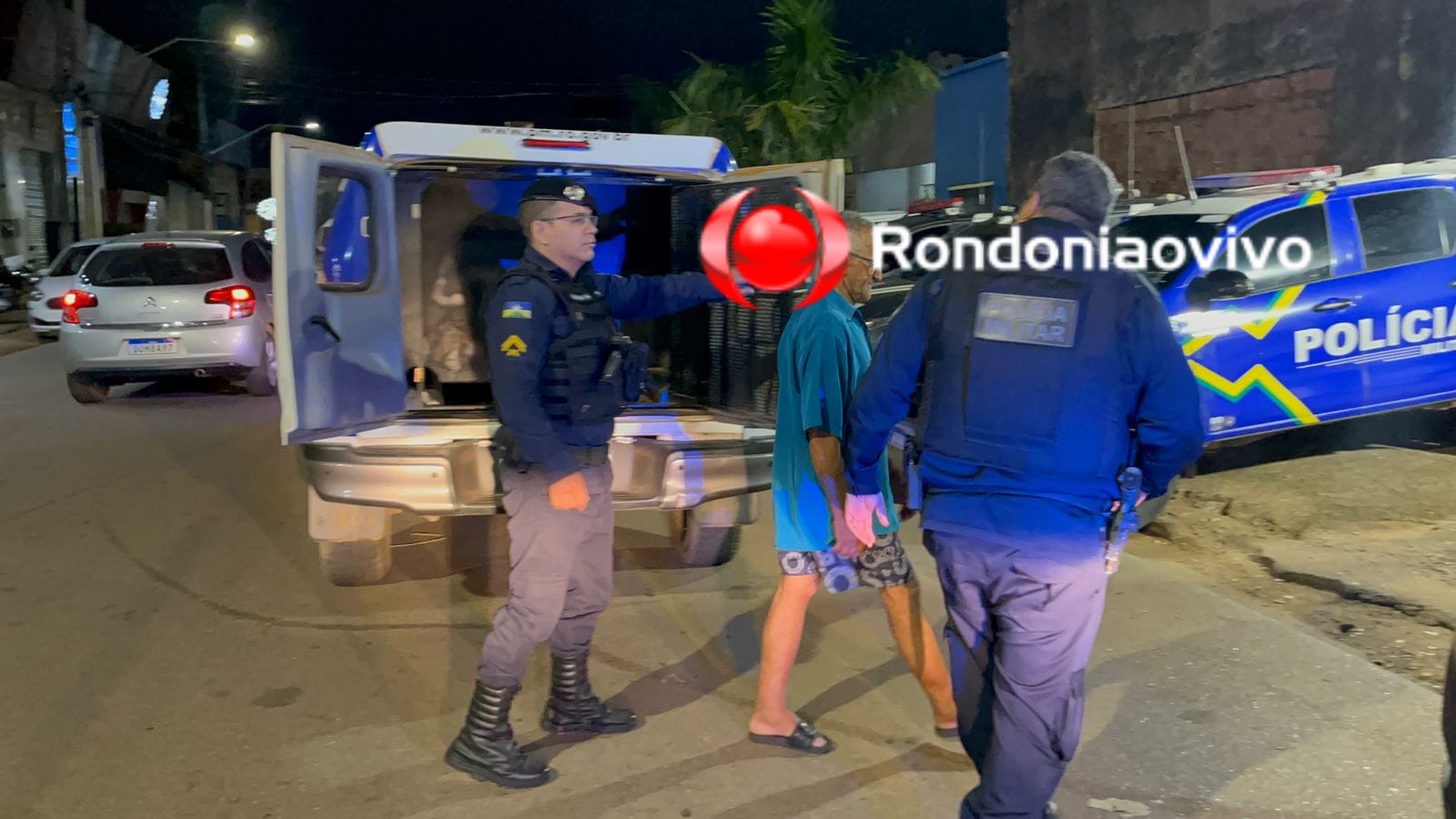 FÚRIA: Idoso agride e tenta matar esposa com foice por ela sentir ciúmes