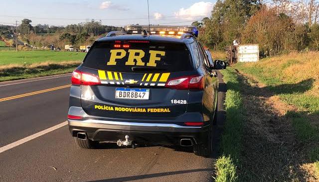 ACIDENTE: Tombamento interrompe tráfego de veículos na BR-364