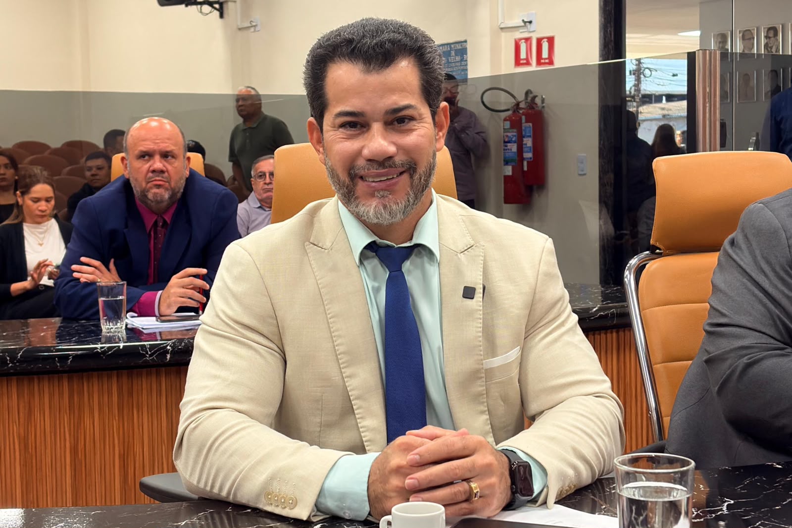 NILTON SOUZA: Nova lei de vereador garante prioridade a mulheres vítimas de violência