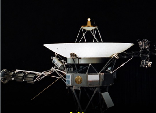 NOVEMBRO 2026: Voyager 1 será o primeiro objeto humano a ficar a um dia-luz da Terra