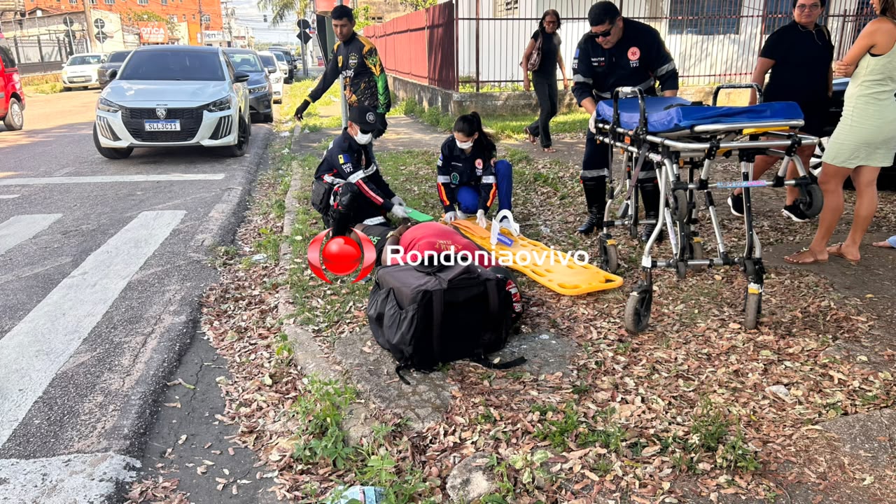 VÍDEO: Motoboy de delivery sofre fratura após mulher avançar preferencial