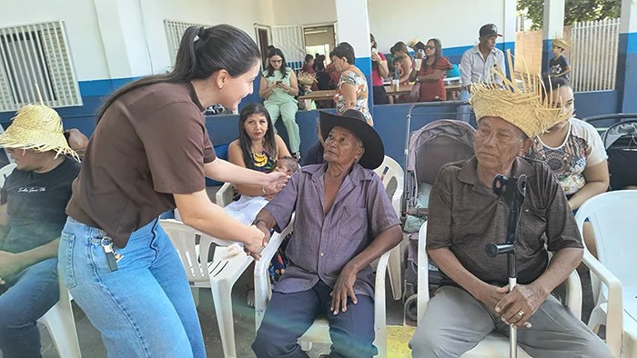 CONVIVÊNCIA: Ação Social e CRAS promovem confraternização para idosos em Chupinguaia
