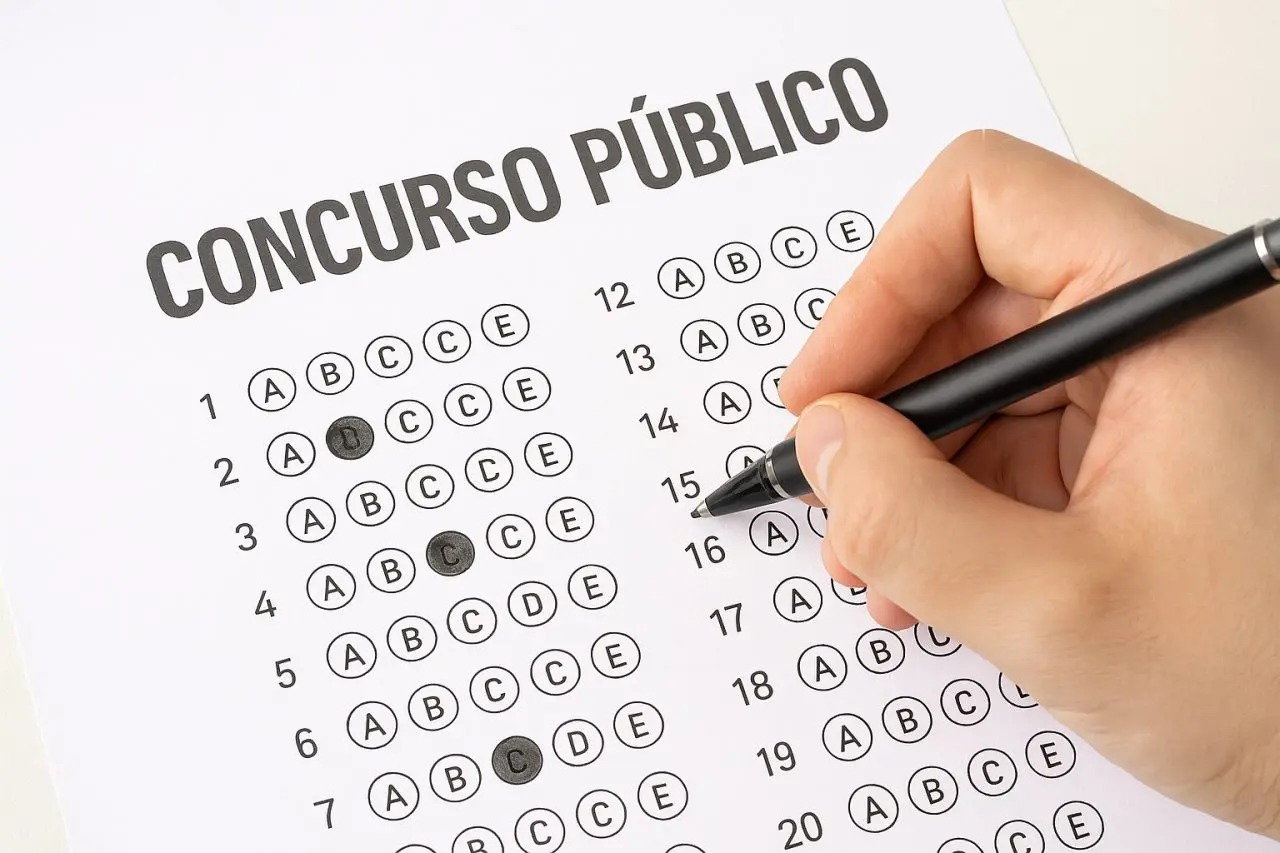 INSCRIÇÕES ABERTAS: Câmara de Candeias do Jamari abre concurso com 17 vagas e salários de R$ 3,5 mil