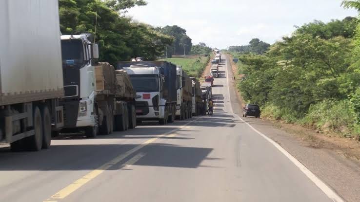 ATENÇÃO: Acidente na BR-364 deixa trecho da rodovia bloqueado em Cacoal