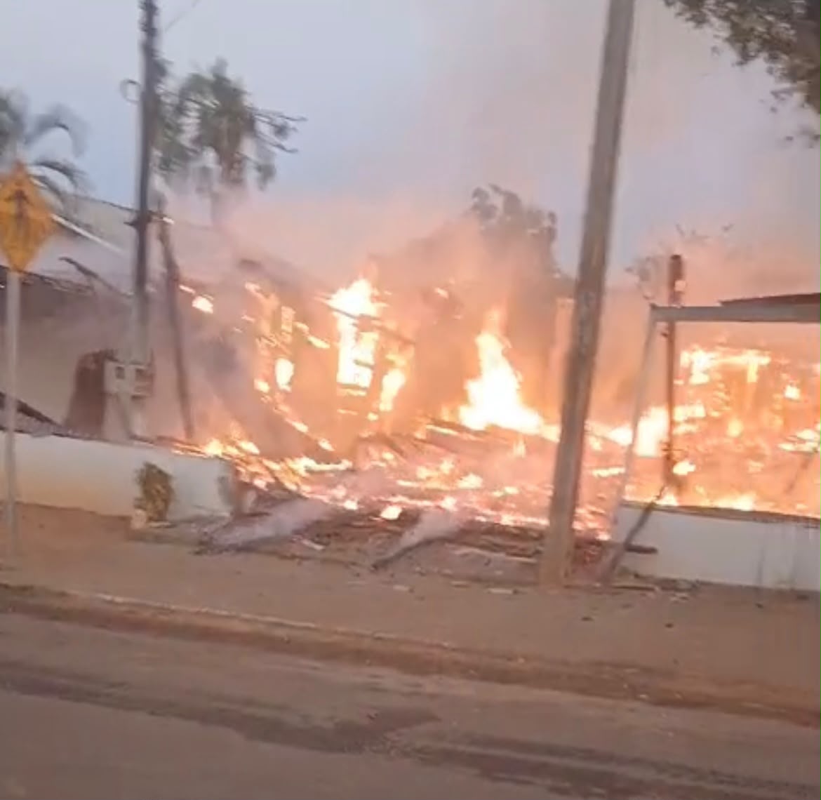 SOLIDARIEDADE: Família perde tudo em incêndio em PVH 