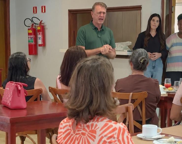 LUIZINHO GOEBEL: Deputado homenageia professores e agradece apoio de educadores de Rondônia