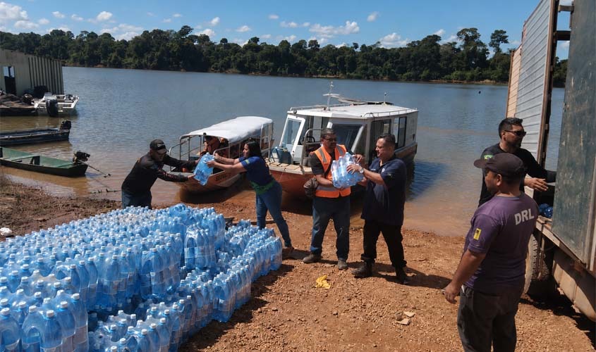 ESTIAGEM: Seca afeta 85 comunidades e prefeitura envia água e alimentos no Baixo Madeira