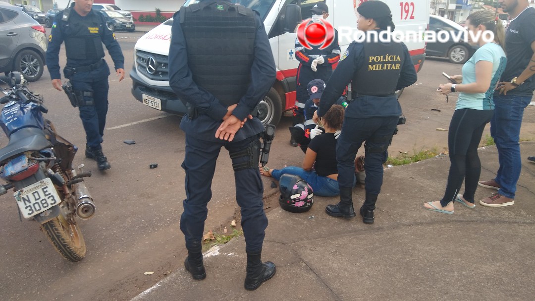 AVANÇOU: Mulher em moto fica ferida após condutora de carro invadir cruzamento