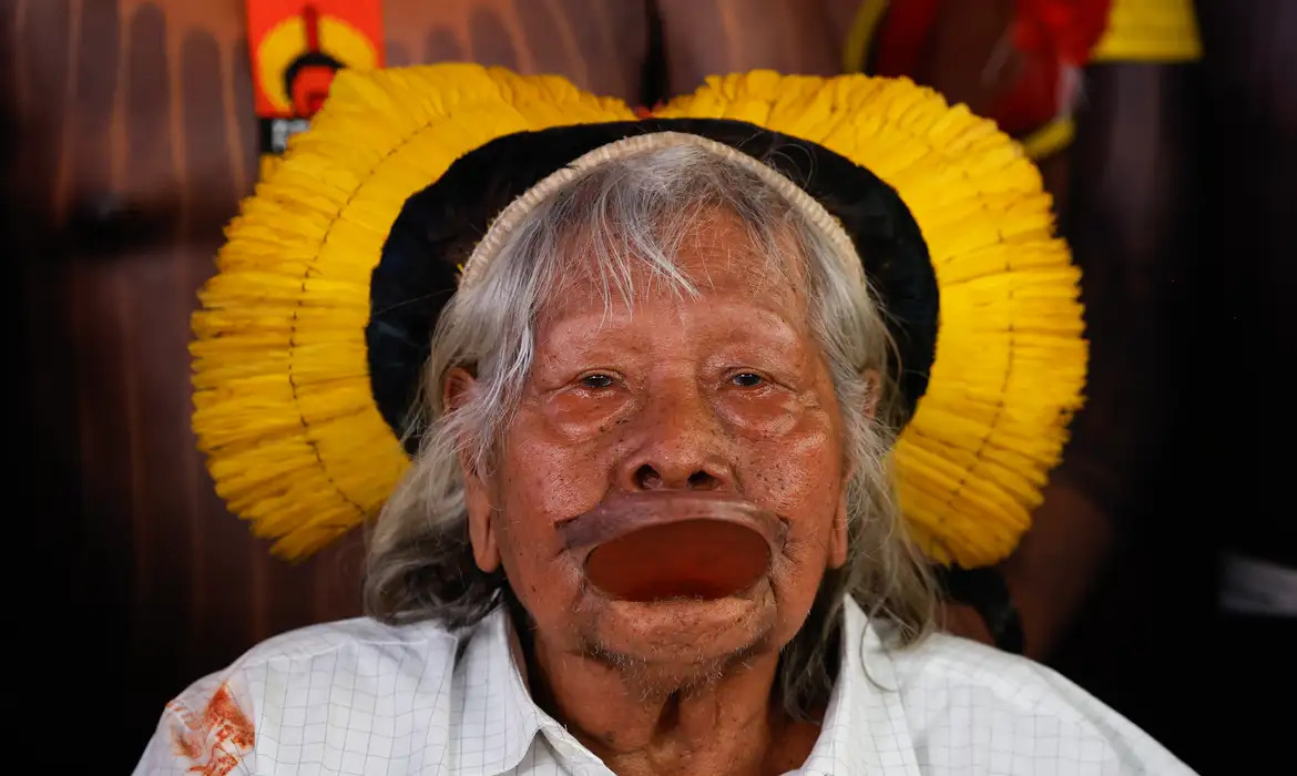 LIDERANÇA ÍNDIGENA: Cacique Raoni, de 94 anos, recebe cuidados paliativos em Mato Grosso