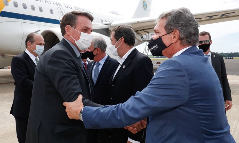 CAIU: Jair Bolsonaro demite presidente da Petrobrás, general Sílva e Luna