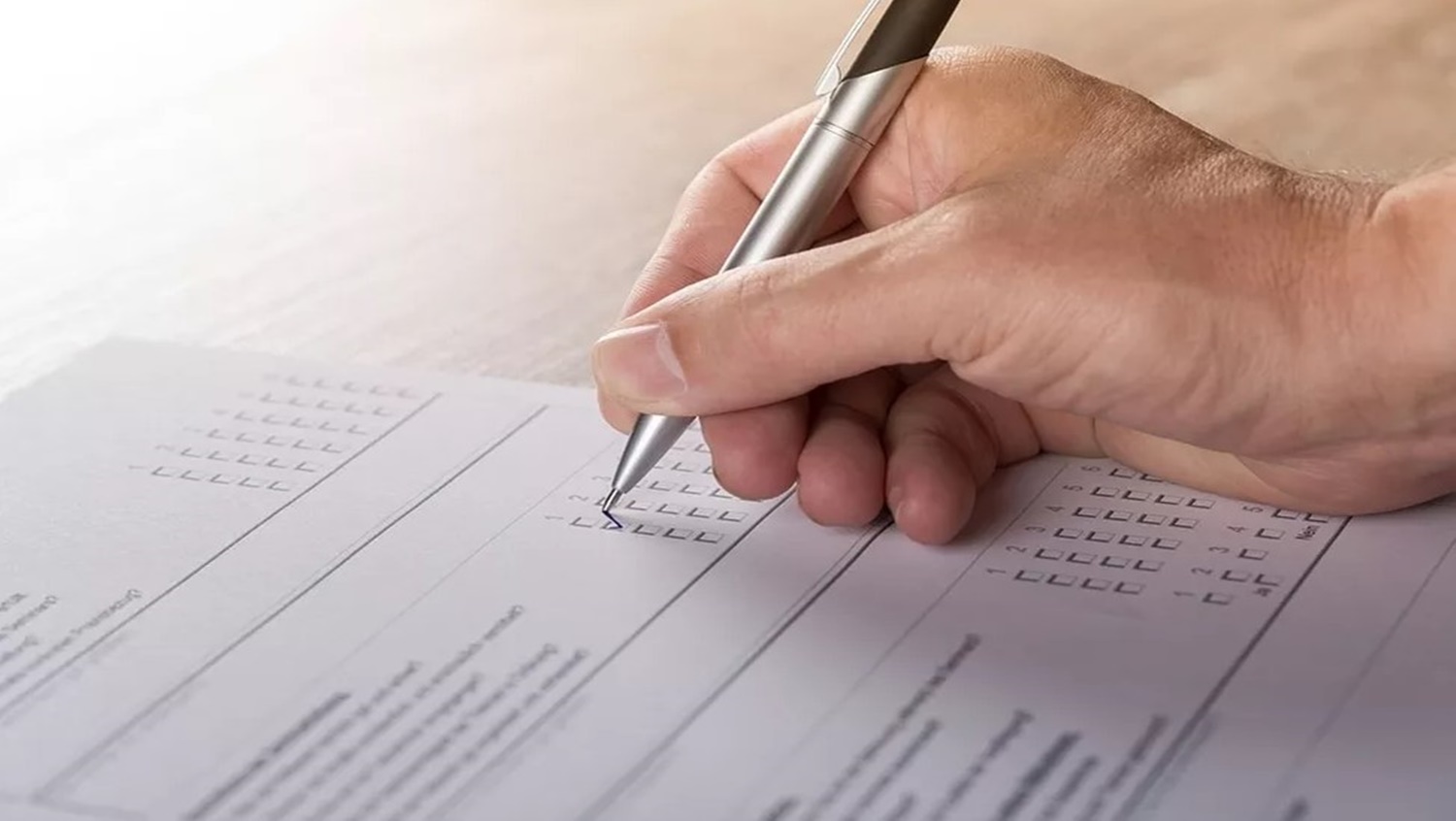 ABERTO: Concurso público oferece 800 vagas para níveis médio e superior