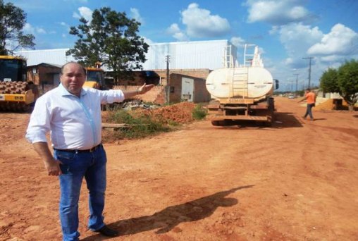 Bairro receberá pavimentação após reivindicação de Edwilson Negreiros