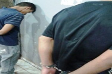 Polícia apreende dupla armada e evita roubo
