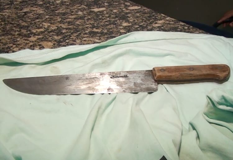 ATENTADO: Suspeito é preso após tentar matar homem a facadas em sorveteria