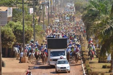 Cavalgada marca com sucesso abertura da 2ª EXPOBUR