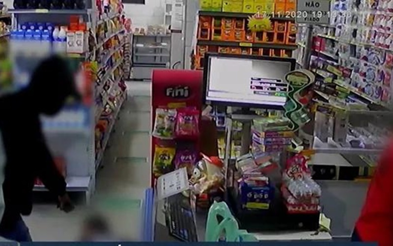 CRIMINALIDADE: Assaltante tenta matar comerciante a tiro durante roubo frustrado