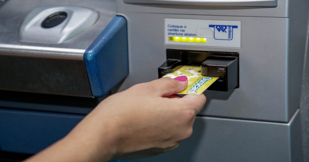 EM FEVEREIRO: Servidores da educação vão receber segunda parcela do abono salarial