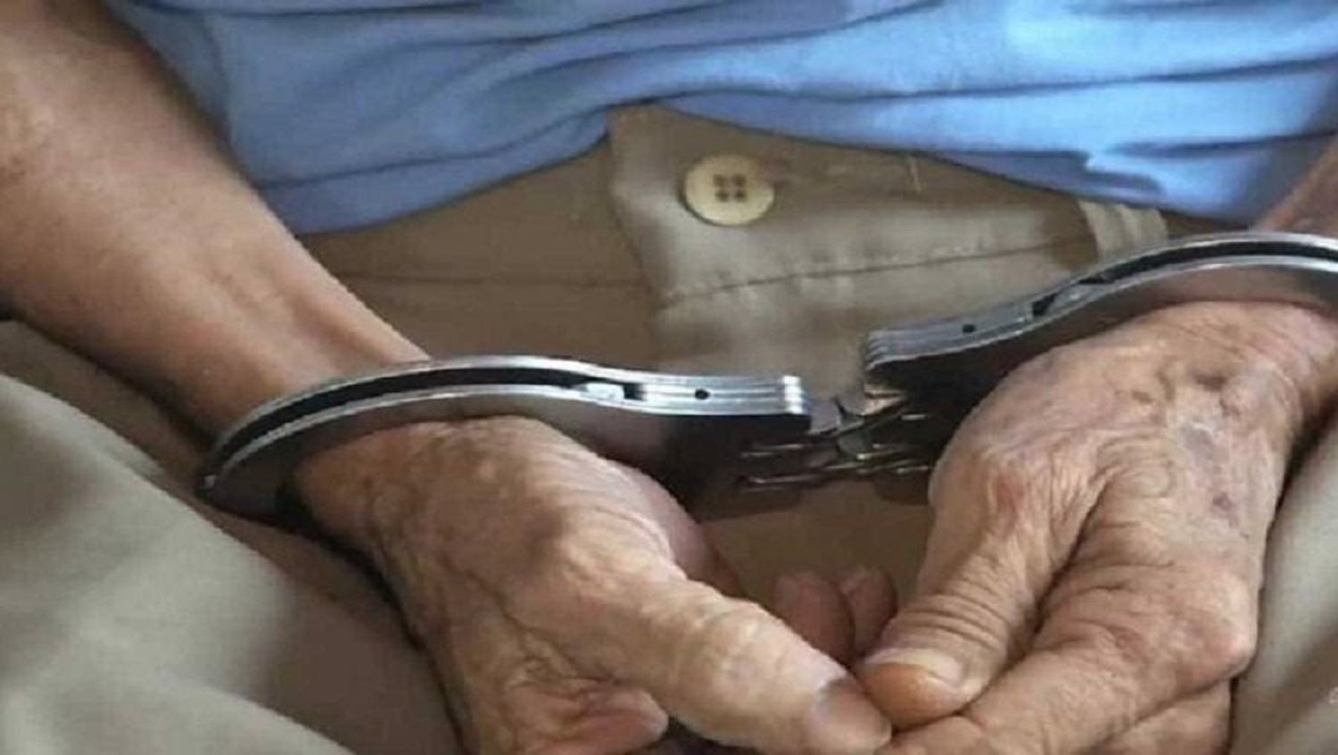 FILMADO: Idoso é flagrado fazendo sexo com cachorra e vai preso