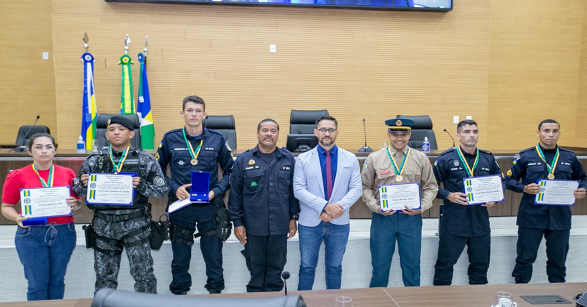 FORÇAS DE SEGURANÇA: Anderson Pereira preside Sessão Solene para entrega de Medalhas do Mérito Legislativo
