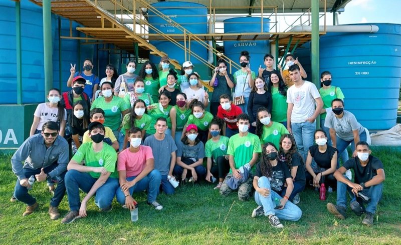 JI-PARANÁ: Alunos do IFRO conhecem operação do Aterro Sanitário Regional da MFM