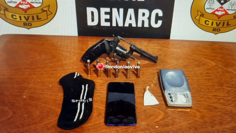 MANDADO DE BUSCA: Departamento de Narcóticos prende homem com arma, droga e munições 