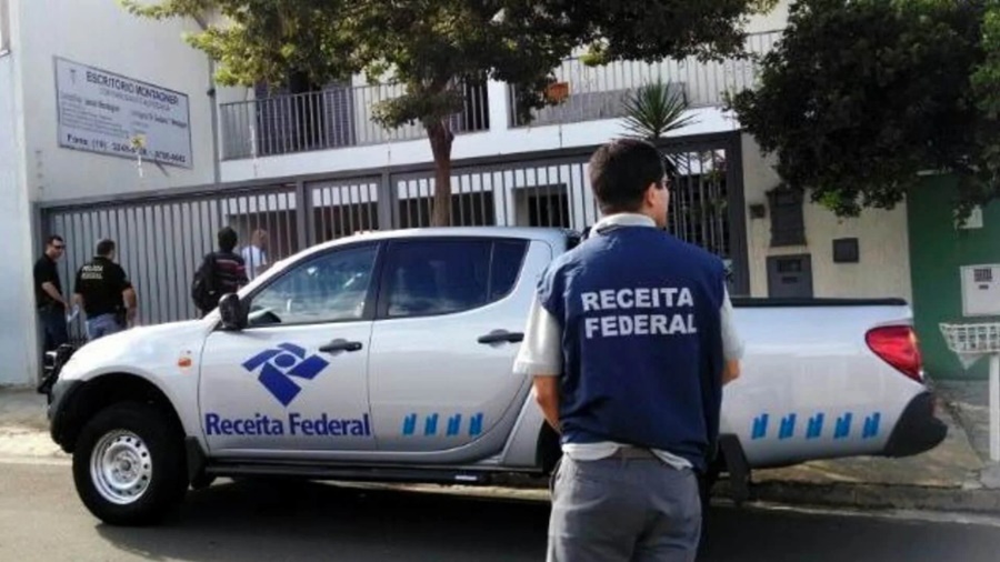 NACIONAL: Receita Federal abre concurso com salário que chega a R$ 21 mil