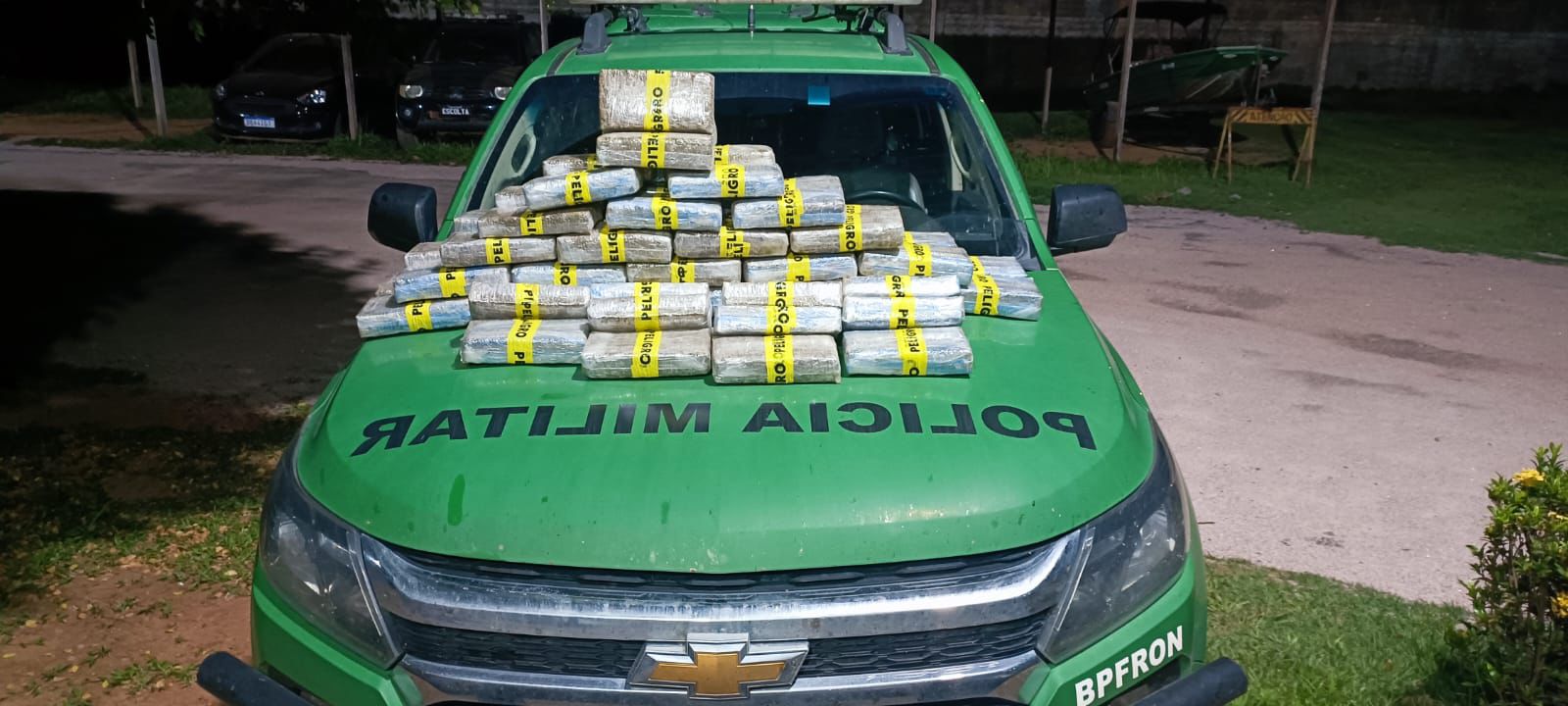 NO TRIÂNGULO: Após perseguição a dupla de moto, polícia apreende 60 quilos de drogas 