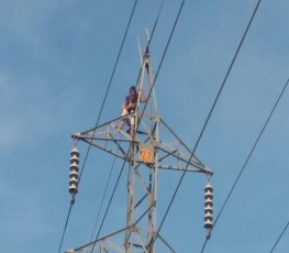 AO VIVO - Mulher ameaça se jogar de torre na capital - VÍDEO