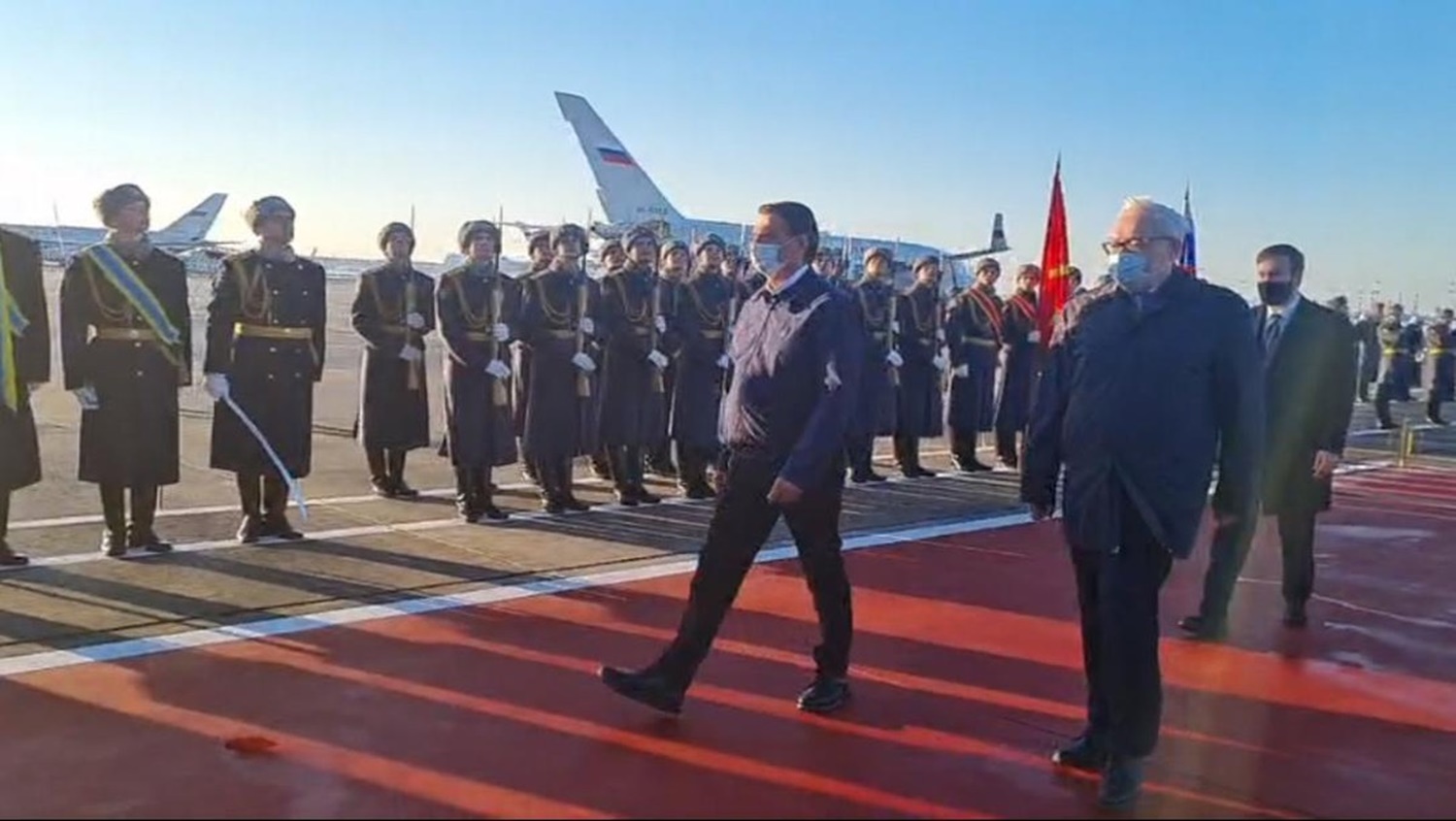 ENCONTRO: Bolsonaro chega à Rússia para visita em meio a tensão com os EUA