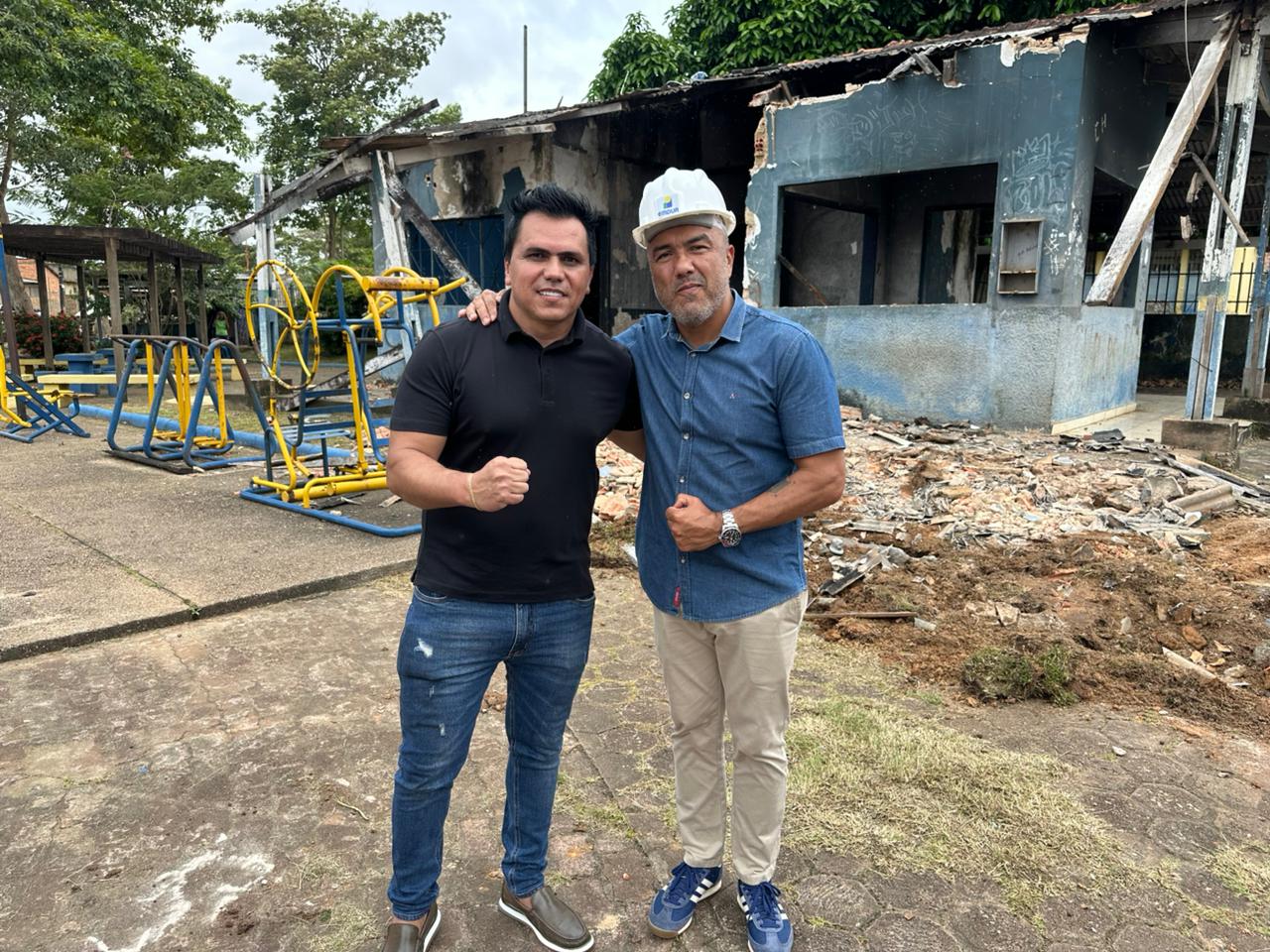 EDIMILSON DOURADO: Vereador acompanha trabalhos na Praça João Roque de Lima