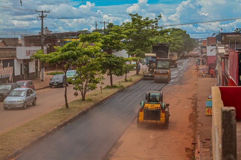 'TCHAU POEIRA': Mais de mil quilômetros de asfalto são destinados aos municípios em RO