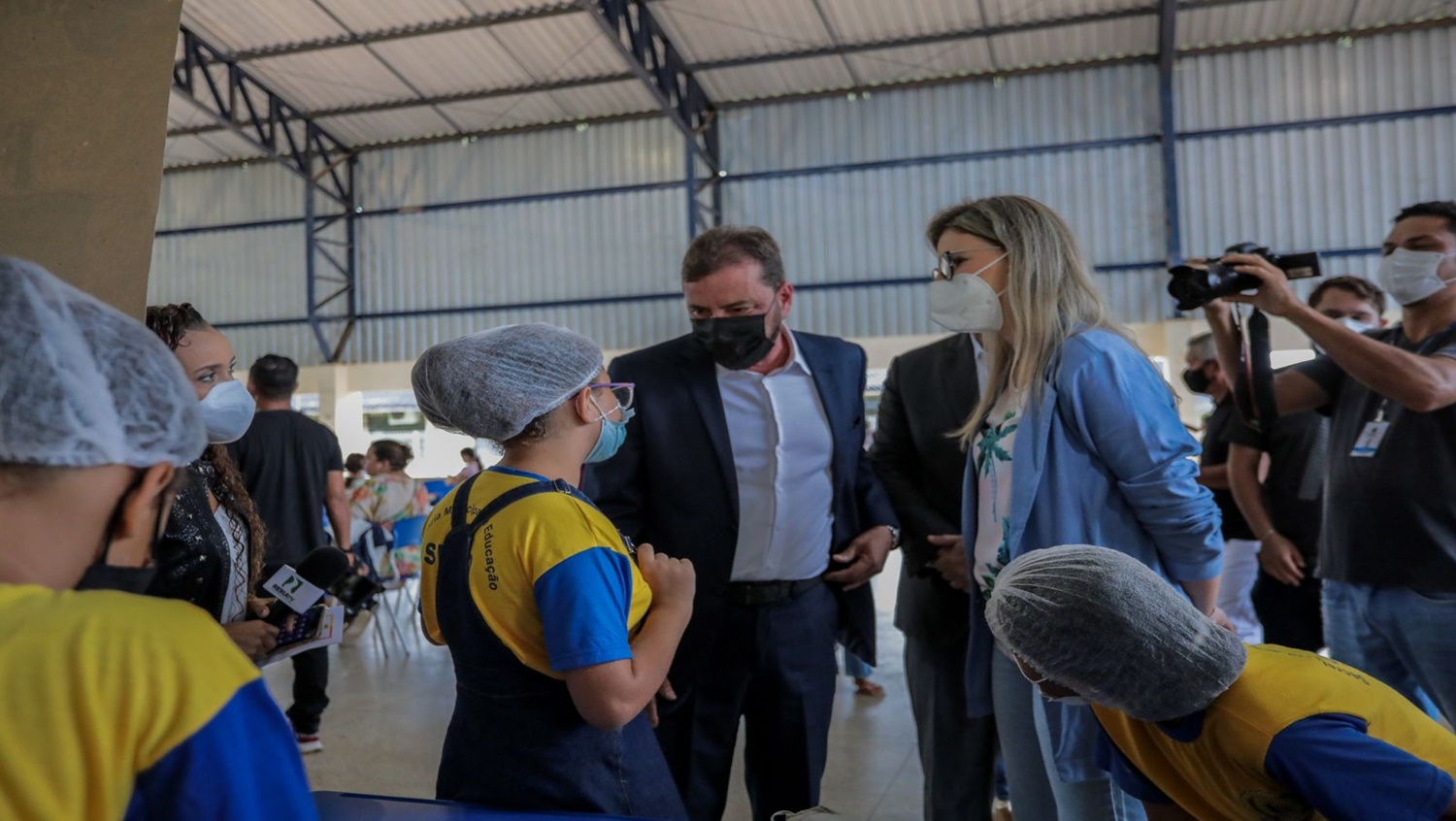 INVESTIMENTO: Prefeitura entrega veículos para atender a escolas de Porto Velho 