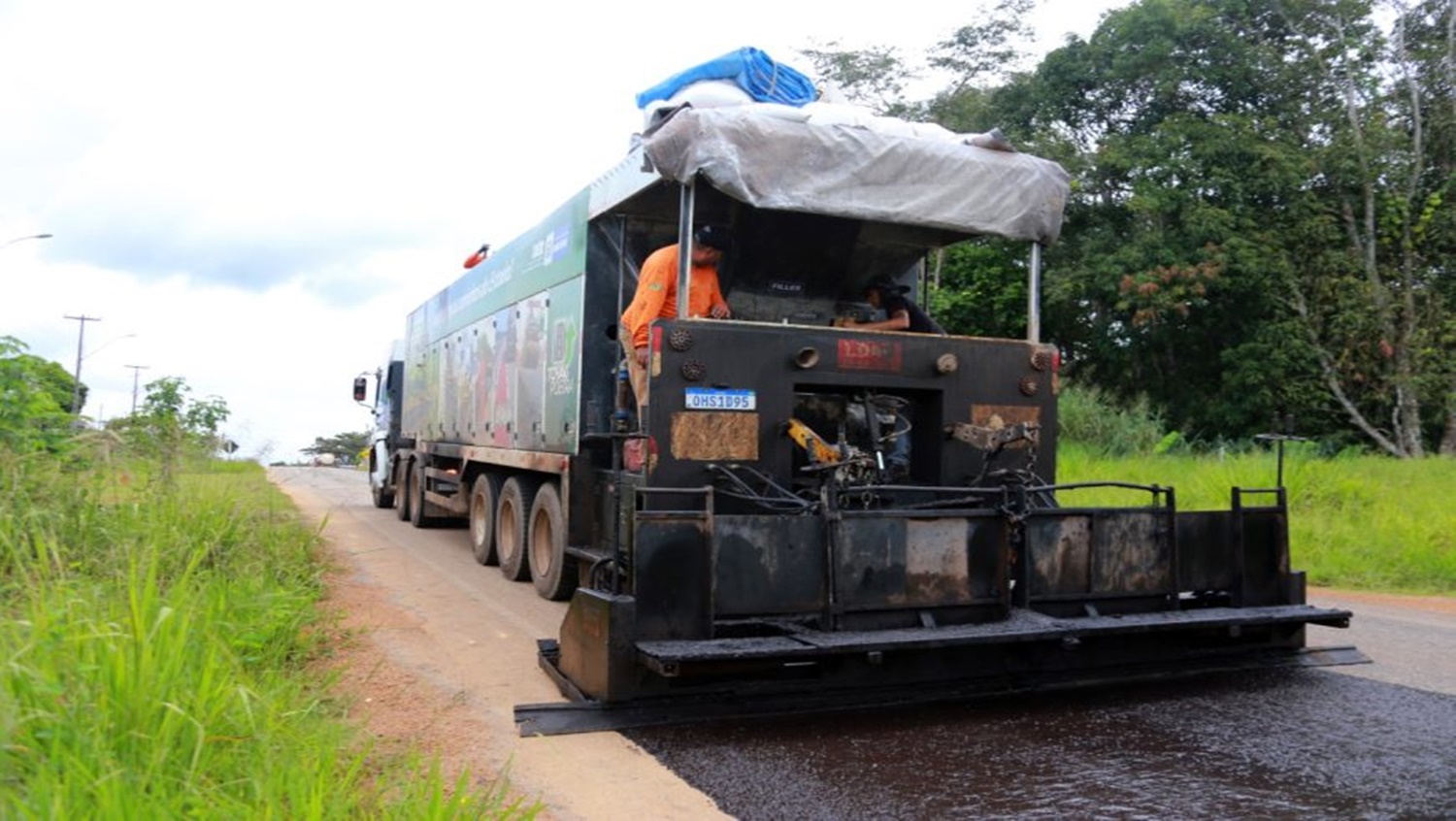 REVITALIZAÇÃO: DER avança em obra de microrrevestimento asfáltico na rodovia 133