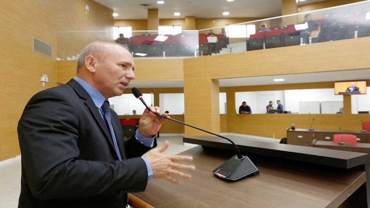 DEPUTADO: Ezequiel Neiva foi o relator do projeto de reajuste salarial da PM e Bombeiros