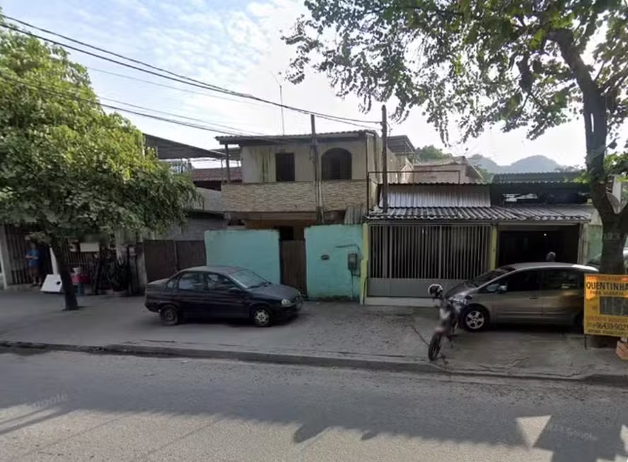 HORROR: No RJ, adolescente mata pais a marteladas e sai para lanchar