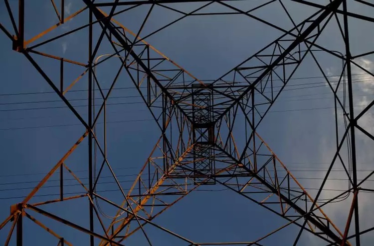 ENERGIA: Conta de luz fica menos cara graças a socorro dado ao setor elétrico