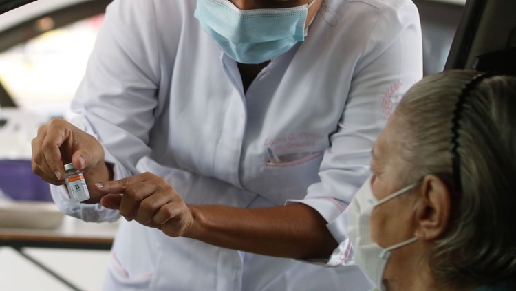 COVID-19: Confira quais são os seus direitos no momento da vacinação