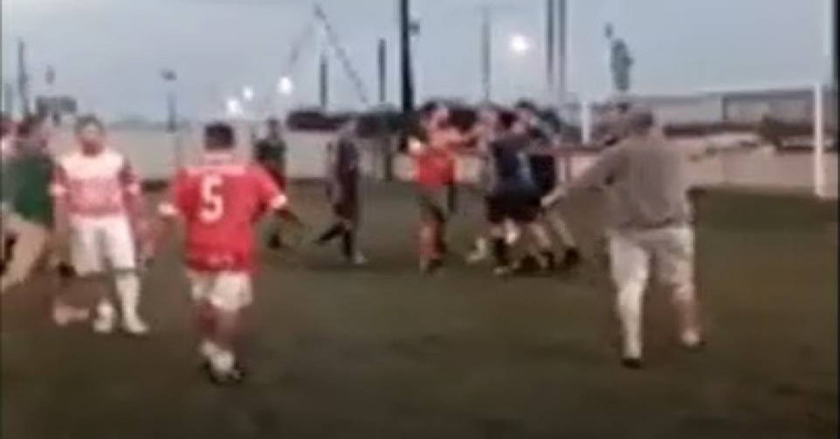 PANCADARIA: Torneio de Futebol Society termina em confusão generalizada