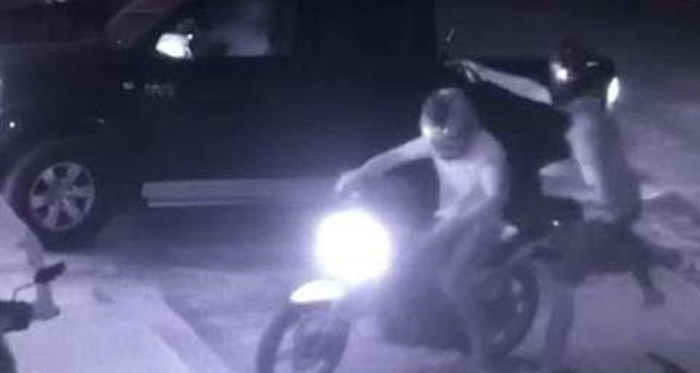 DUPLA ARMADA: Vendedor de enxovais é assaltado por criminosos na frente de cliente