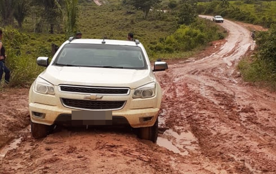 DIFICULDADES: Moradores de União Bandeirantes denunciam precariedade das estradas