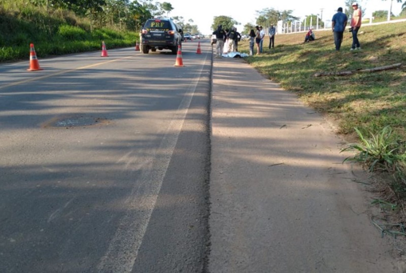 TRAGÉDIA: Mulher morre atropelada próximo ao posto da PRF na BR-364