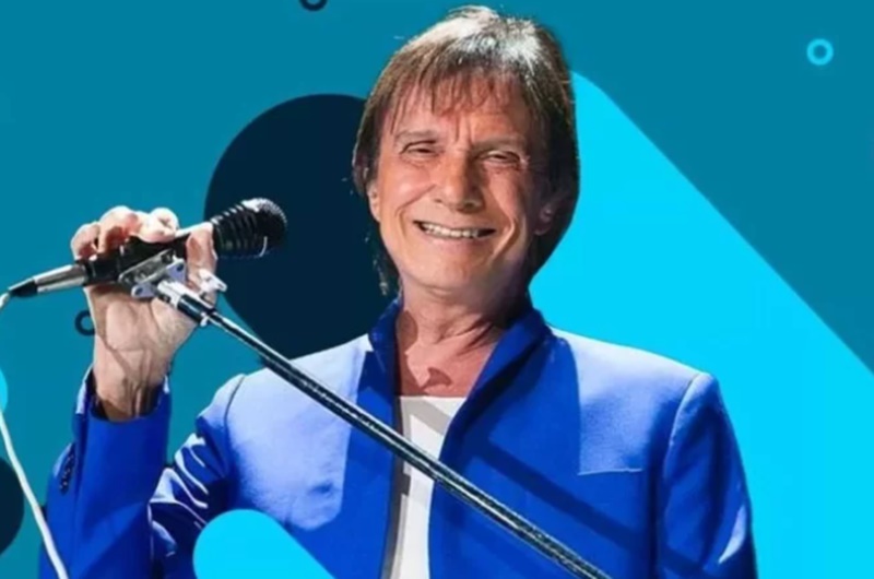 Roberto Carlos recusa dar flor a fã que tentou puxar sua mão durante show