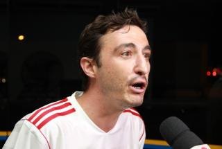 Professor universitário atropela a mãe e passa por cima do corpo por várias vezes