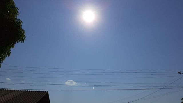 FORNO: Rondônia terá algumas nuvens, muito calor e sem chuva no domingo (04) 