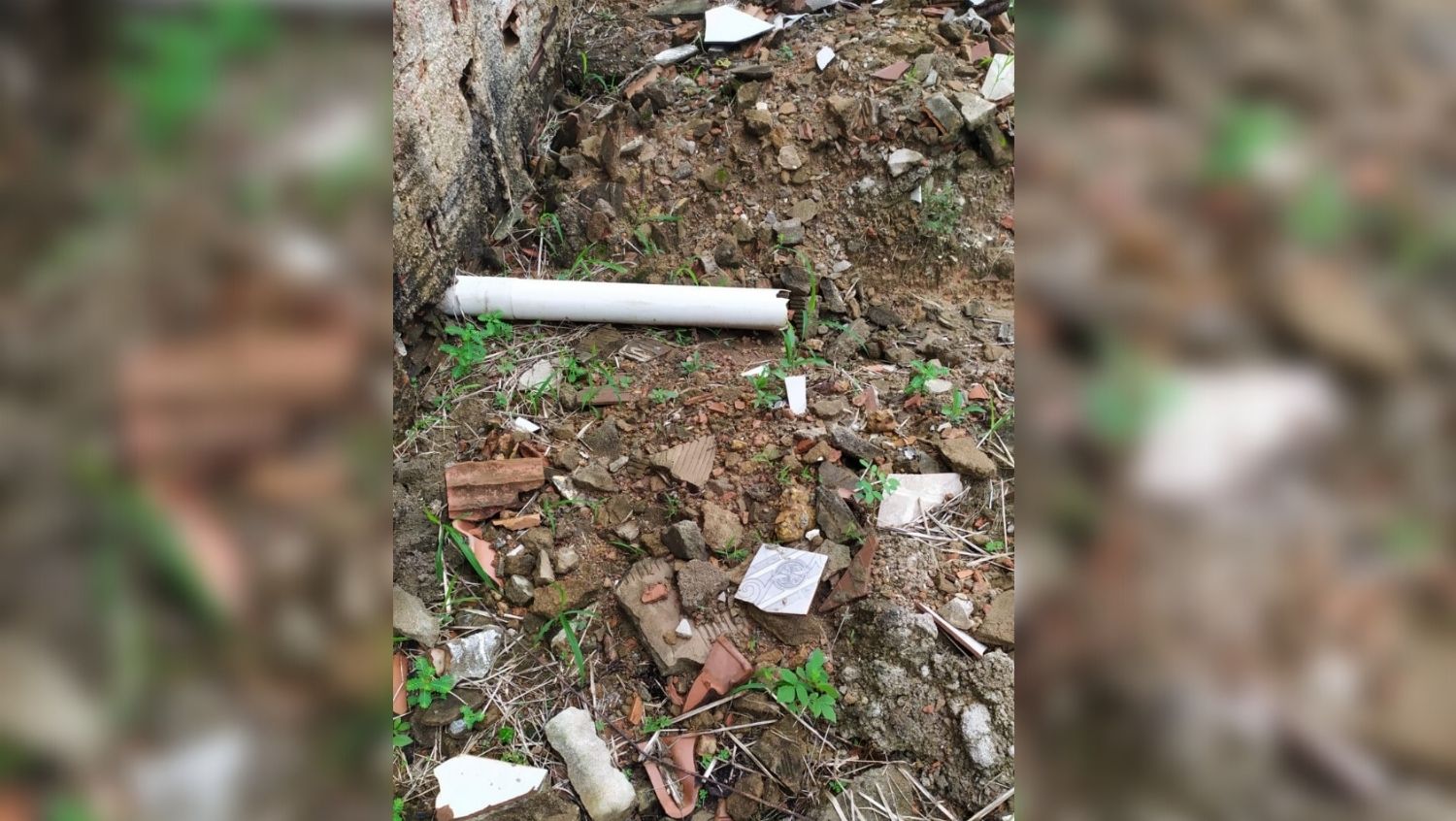 IMUNDÍCIE: Vizinhos reclamam de condomínio que joga esgoto na rua em Porto Velho