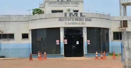 NO IML: Preso se solta de algema e tenta fuga