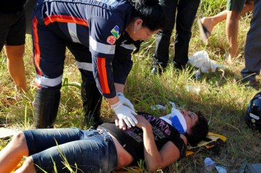 TRECHO PERIGOSO - Motociclista é atropelada ao avançar cruzamento de maior incidência de acidentes na Capital