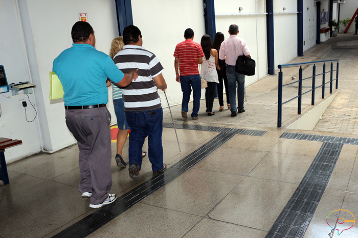 DIA DO CEGO: Data reafirma os direitos das pessoas com deficiência visual