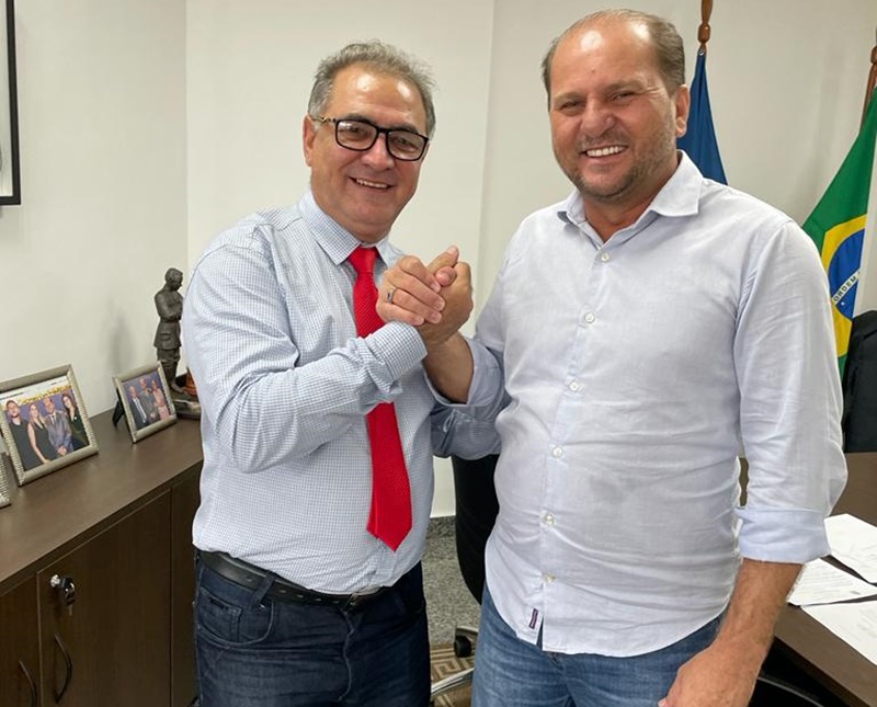 CIRONE DEIRÓ: População de Nova Brasilândia do Oeste ganhará arena esportiva 